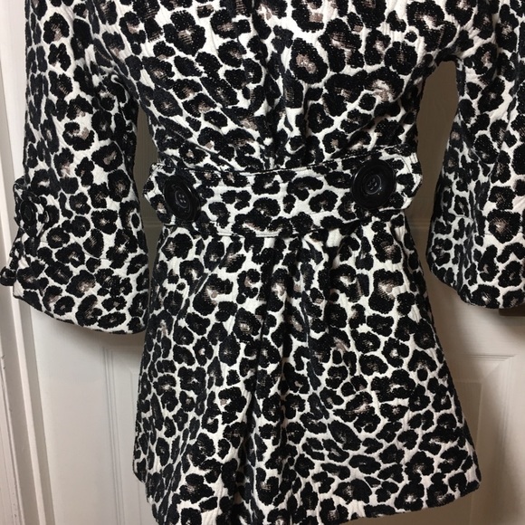 Forever 21 Animal Print Jacket Size Medium - Picture 5 of 5